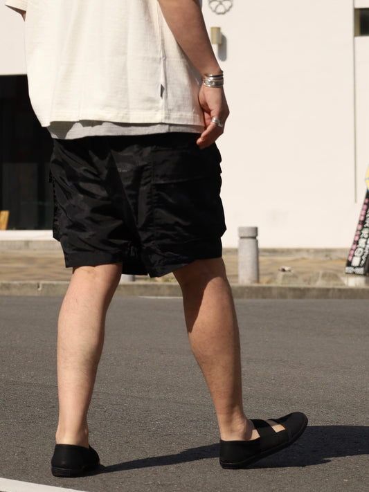 CAMO BAGGY CARGO SHORTS / Black Camo