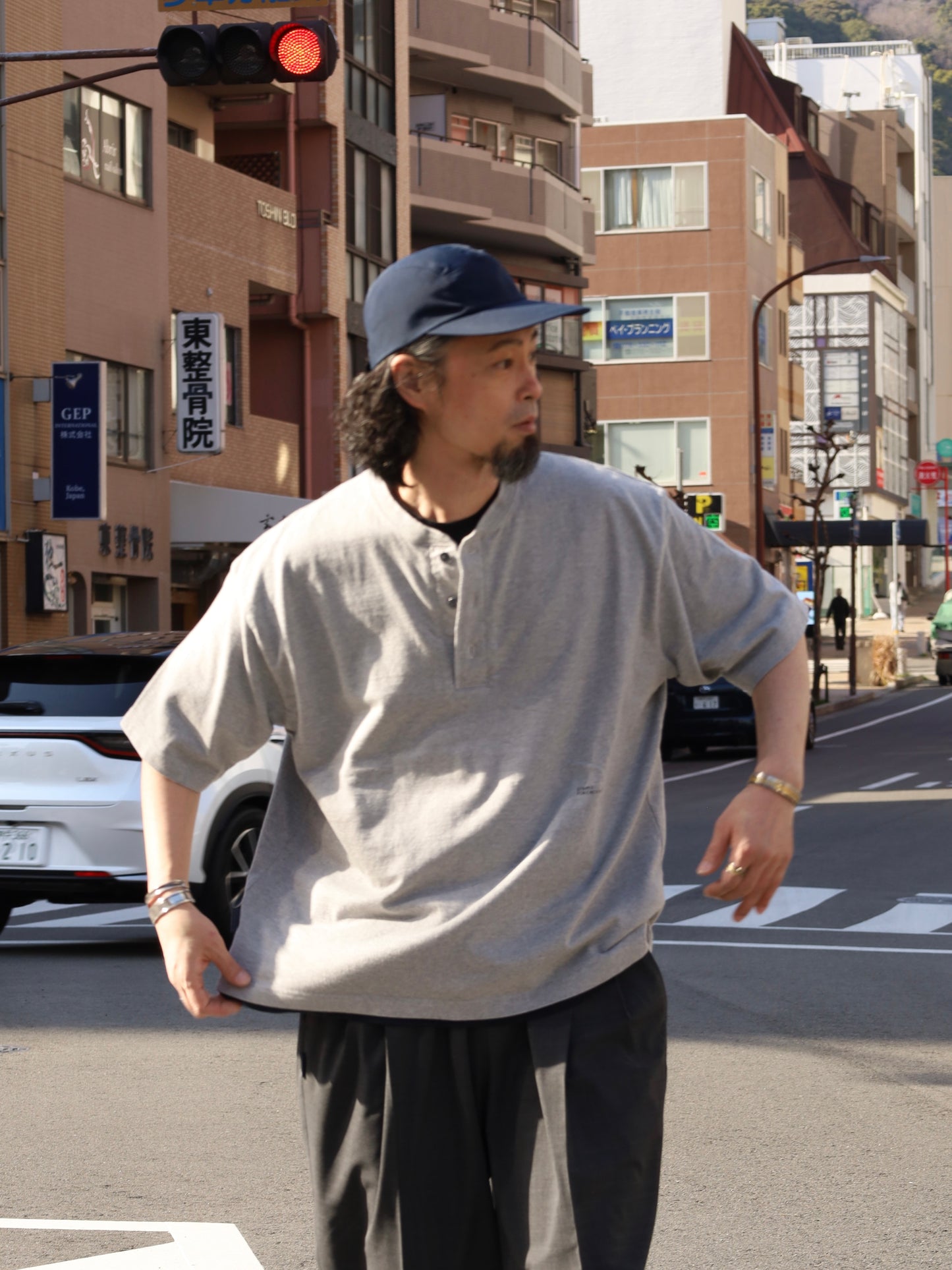 HENRY NECK SS TEE / Grey M
