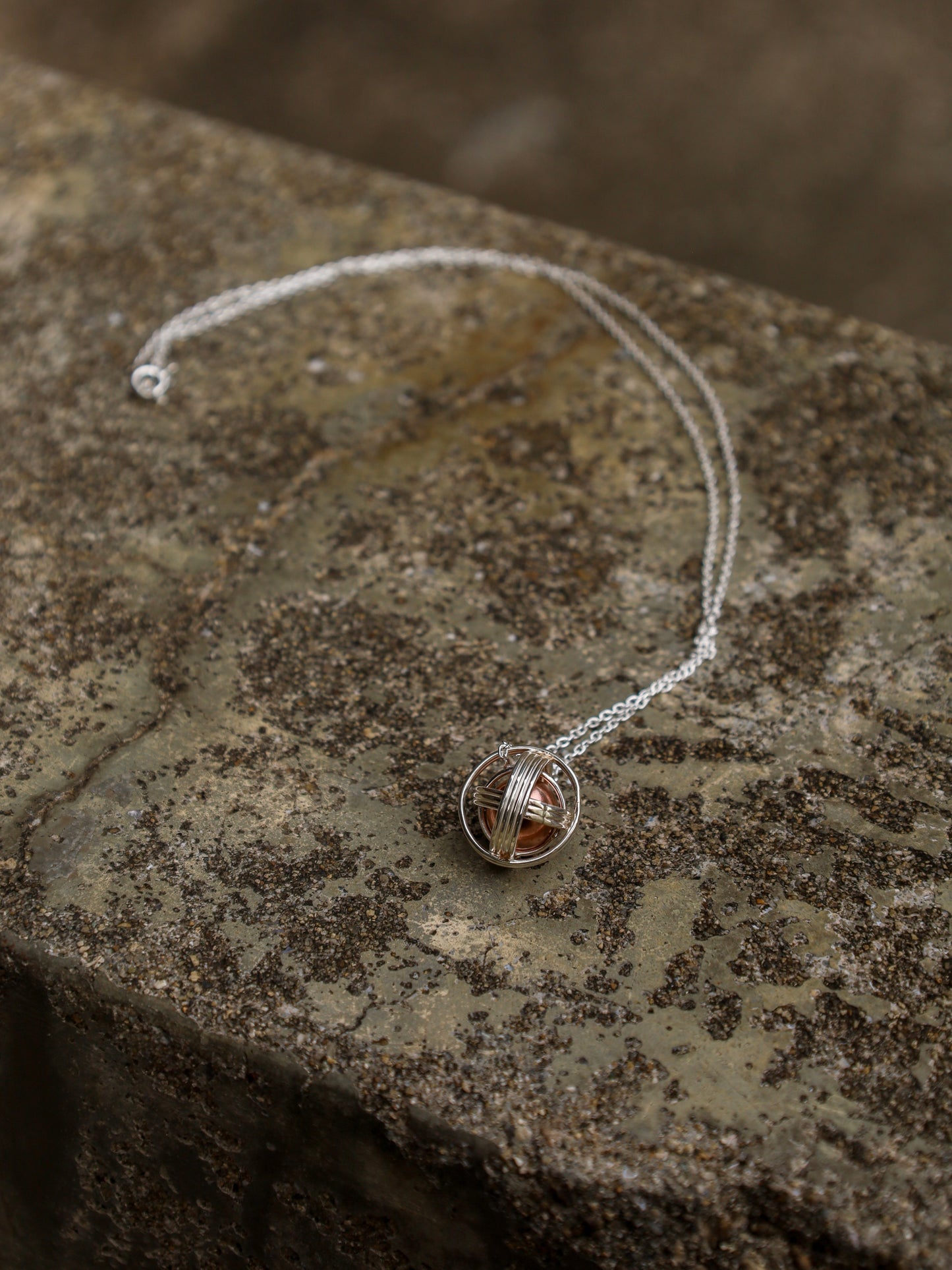 UNEVEN RINGS NECKLACE / Silver × Copper