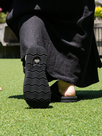 TRIFECTA / Black/Black