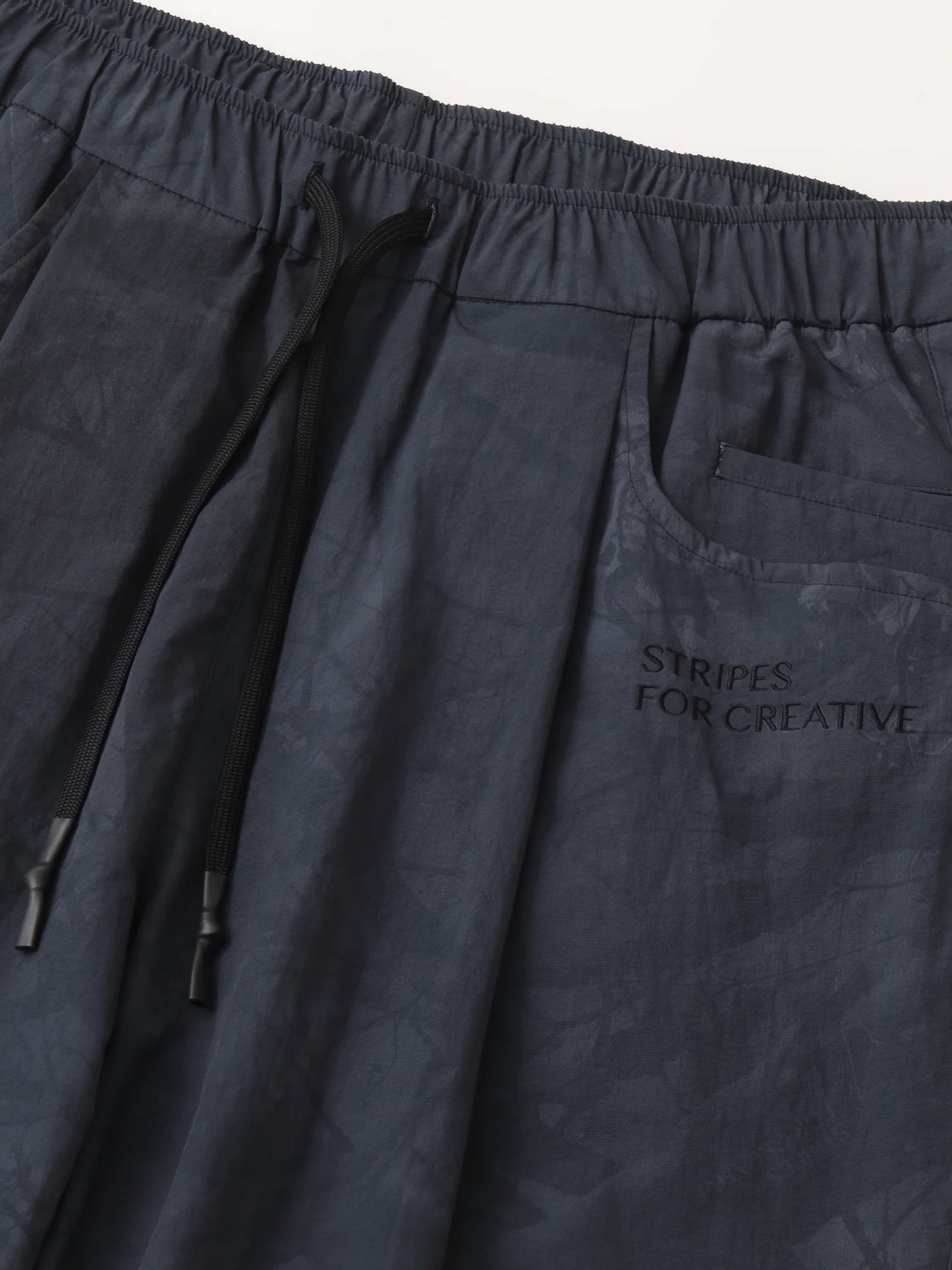 WIDE TAPERED EASY PANTS (REAL TREE CAMO) / Black tree camo
