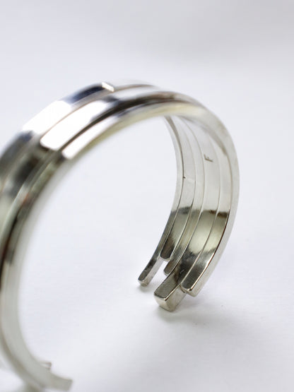 UNEVEN BARS BANGLE(Middle) / Silver × Silver