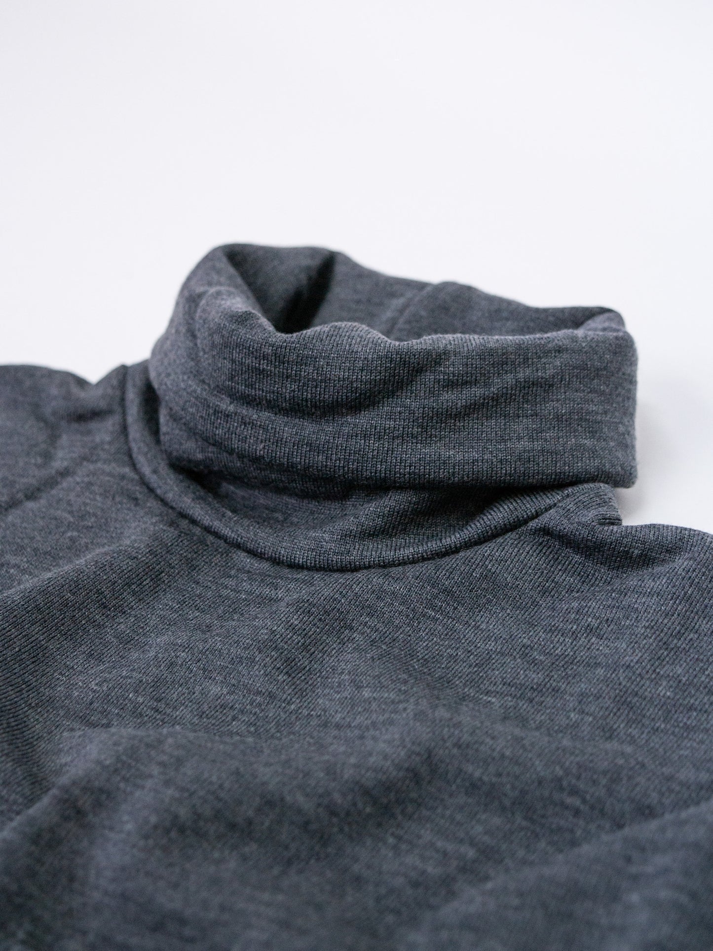 メリノウール裏毛タートルネック / グレー