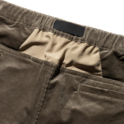 TRAVEL SHORTS CORDUROY / Dusty Army