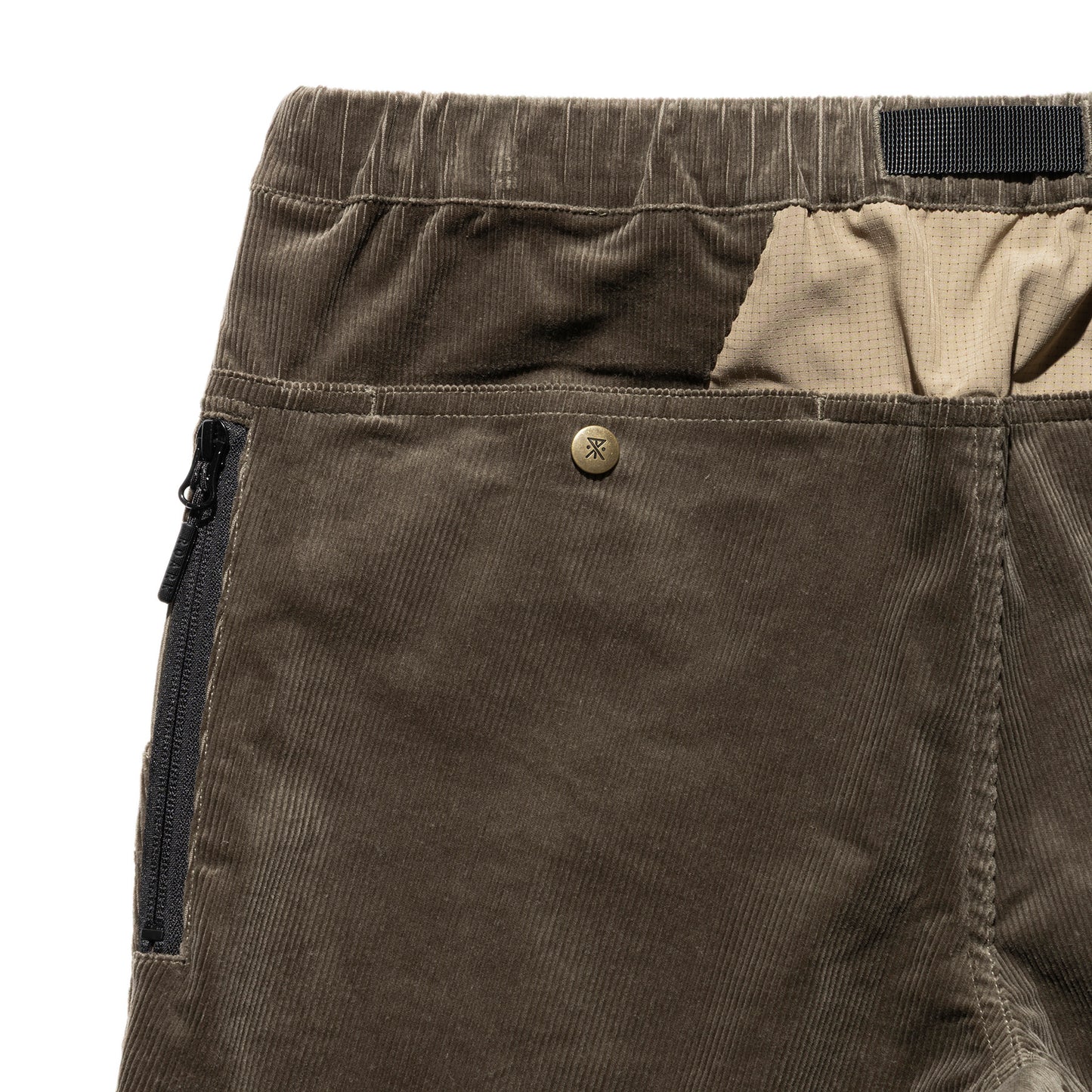 TRAVEL SHORTS CORDUROY / Dusty Army