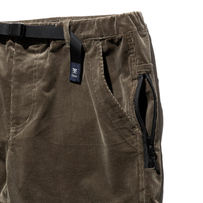TRAVEL SHORTS CORDUROY / Dusty Army