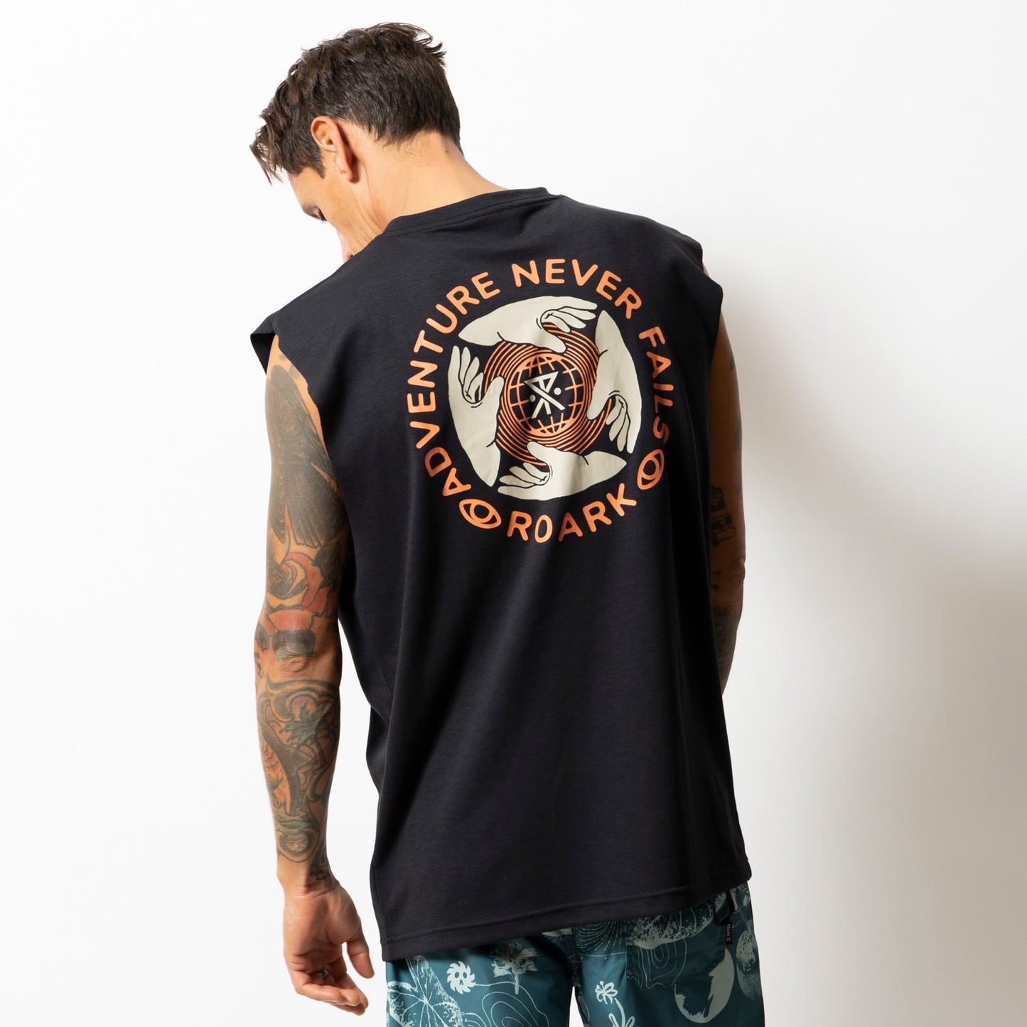 "NEVER FAILS" DriRelease CUTOFF TEE / Black