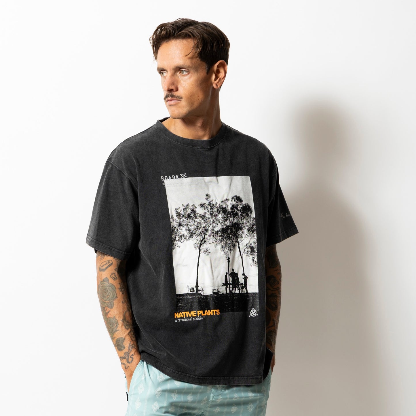 "NATIVE PLANTS" WELL WORN TEE / Black