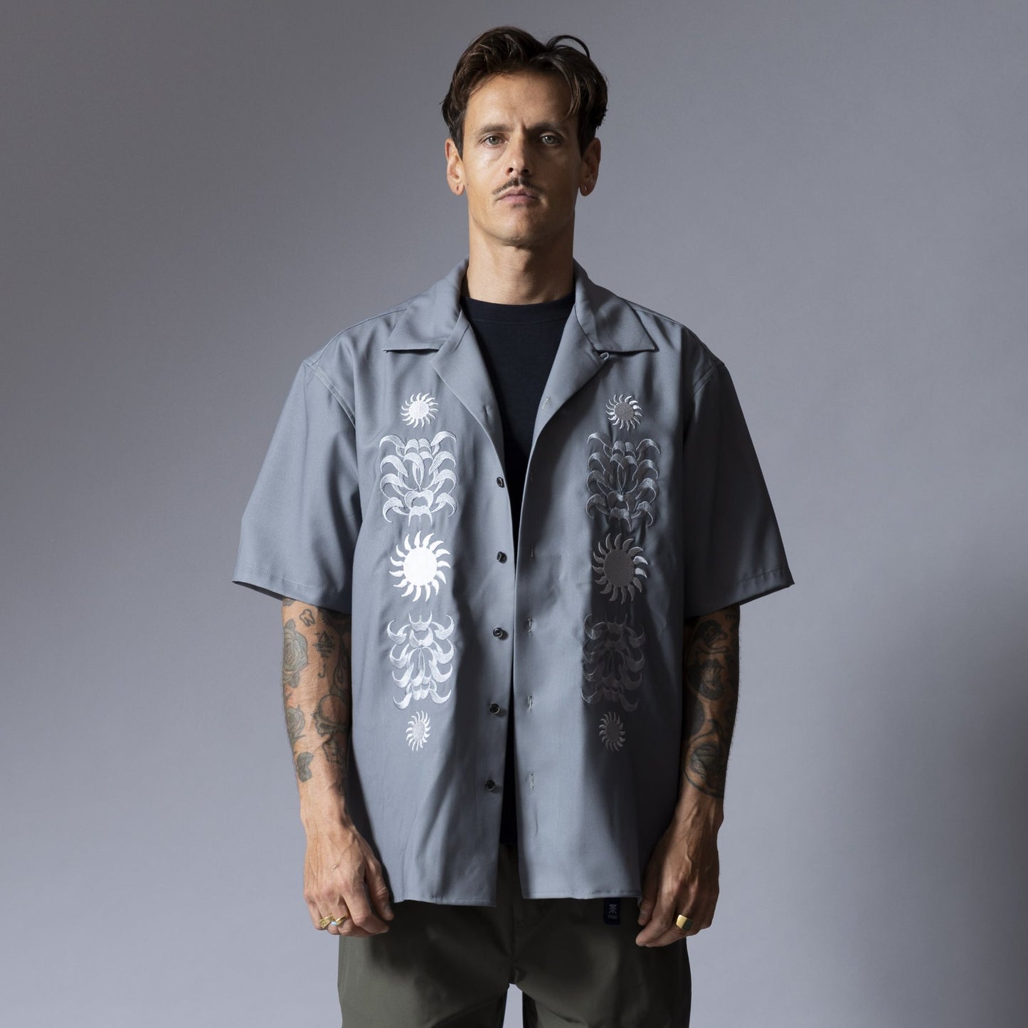 "PALM EMBROIDERY" GONZO S/S / Moon