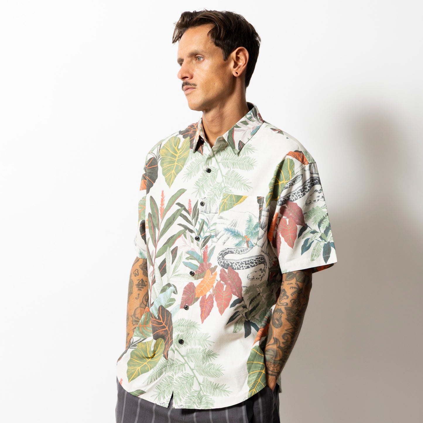 "SCHOLAR LAKE VIAHIRIA" JOURNEY S/S / Bone