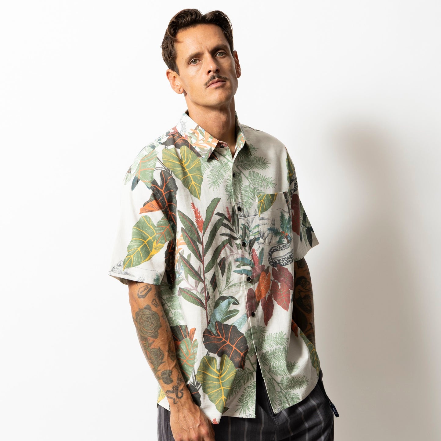 "SCHOLAR LAKE VIAHIRIA" JOURNEY S/S / Bone