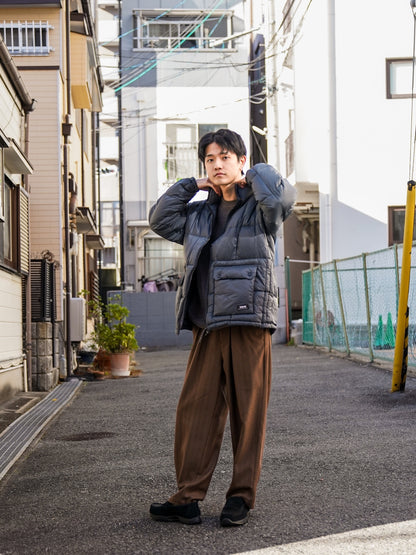 MOUNTAIN PACKABLE VOLUME DOWN JACKET / Dark gray