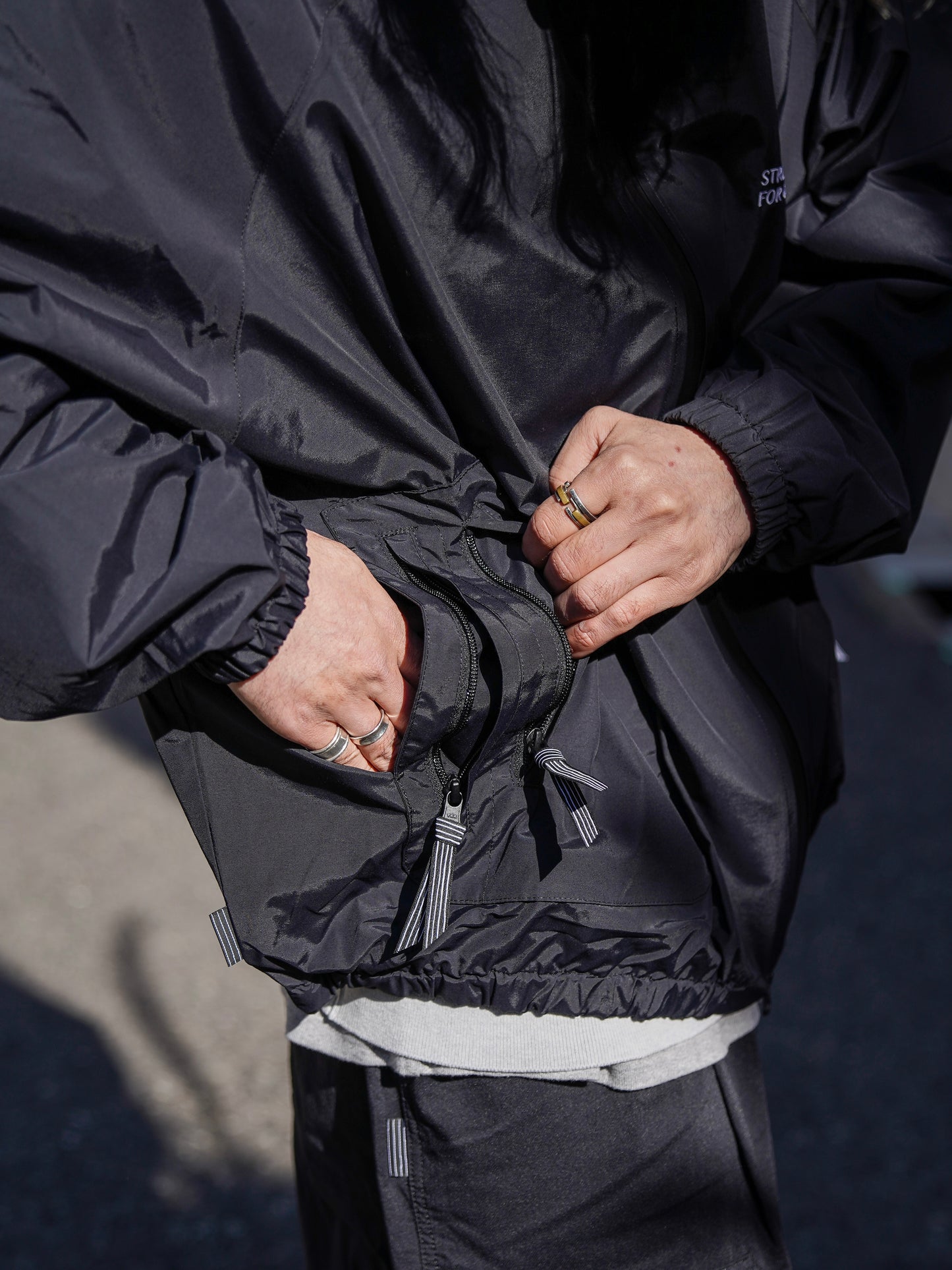 ZIP NYLON SPORTY JACKET / Black