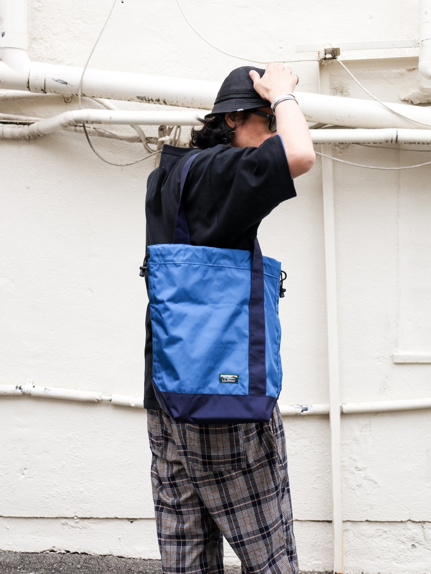 LIGHTWEIGHT CYLINDER TOTE WITH POCKET / 3colors