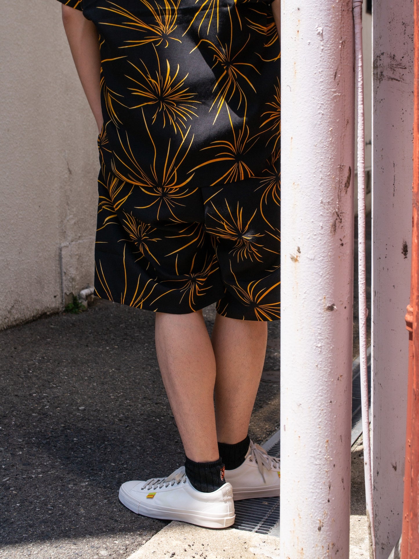 FIREWORKS ROOM EASY SHORTS / Black