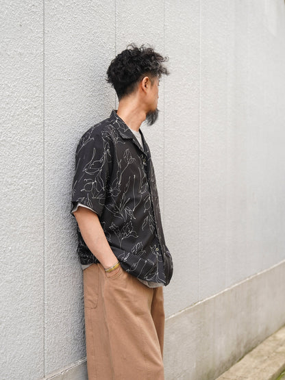 「丹後」 ライトアムンゼン(梨地) 捺染 モノトーンフラワー “マシンプリント” 開襟シャツ / Black