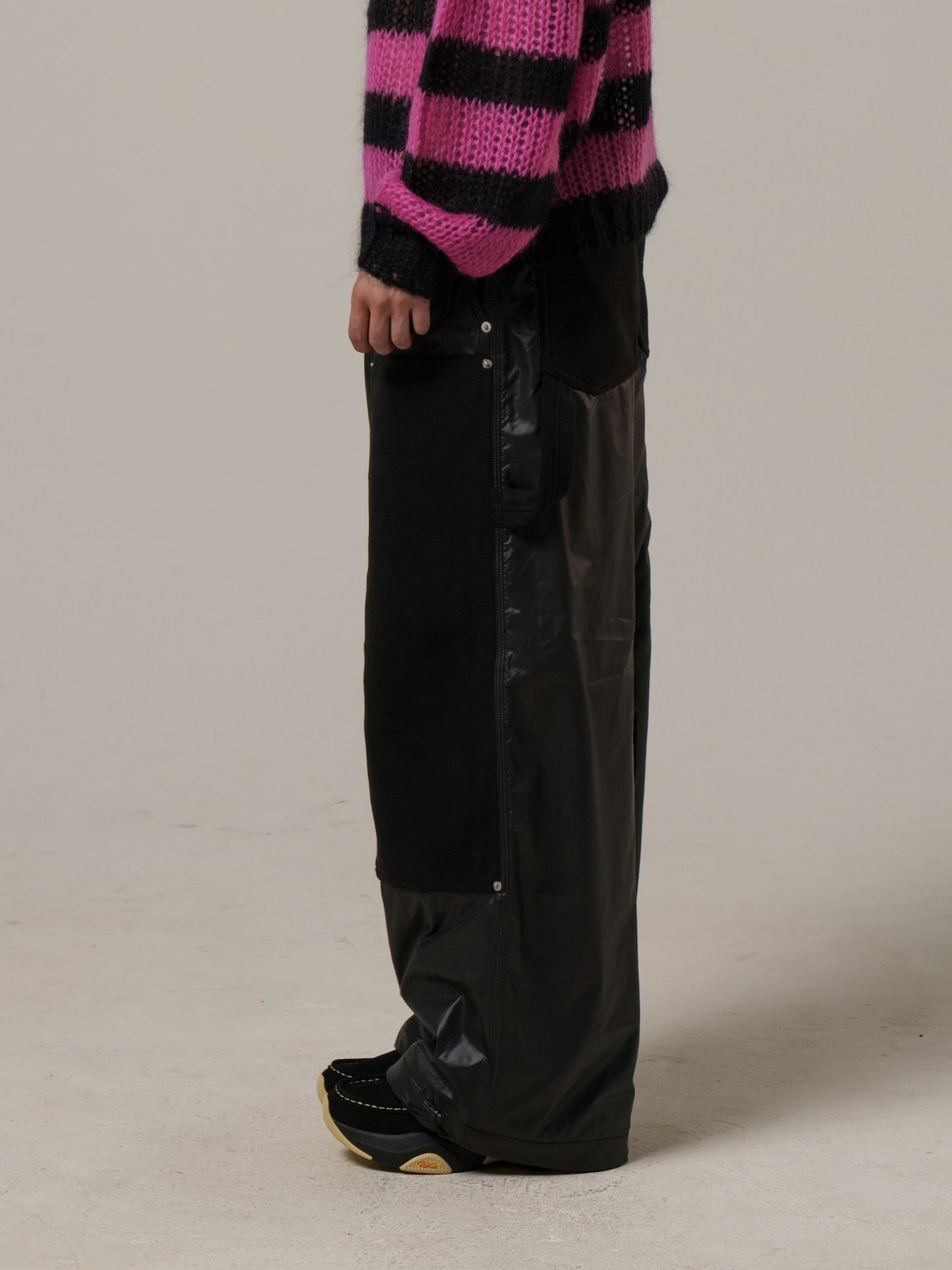 GLOSSY HYBRID WORK PANTS / Black