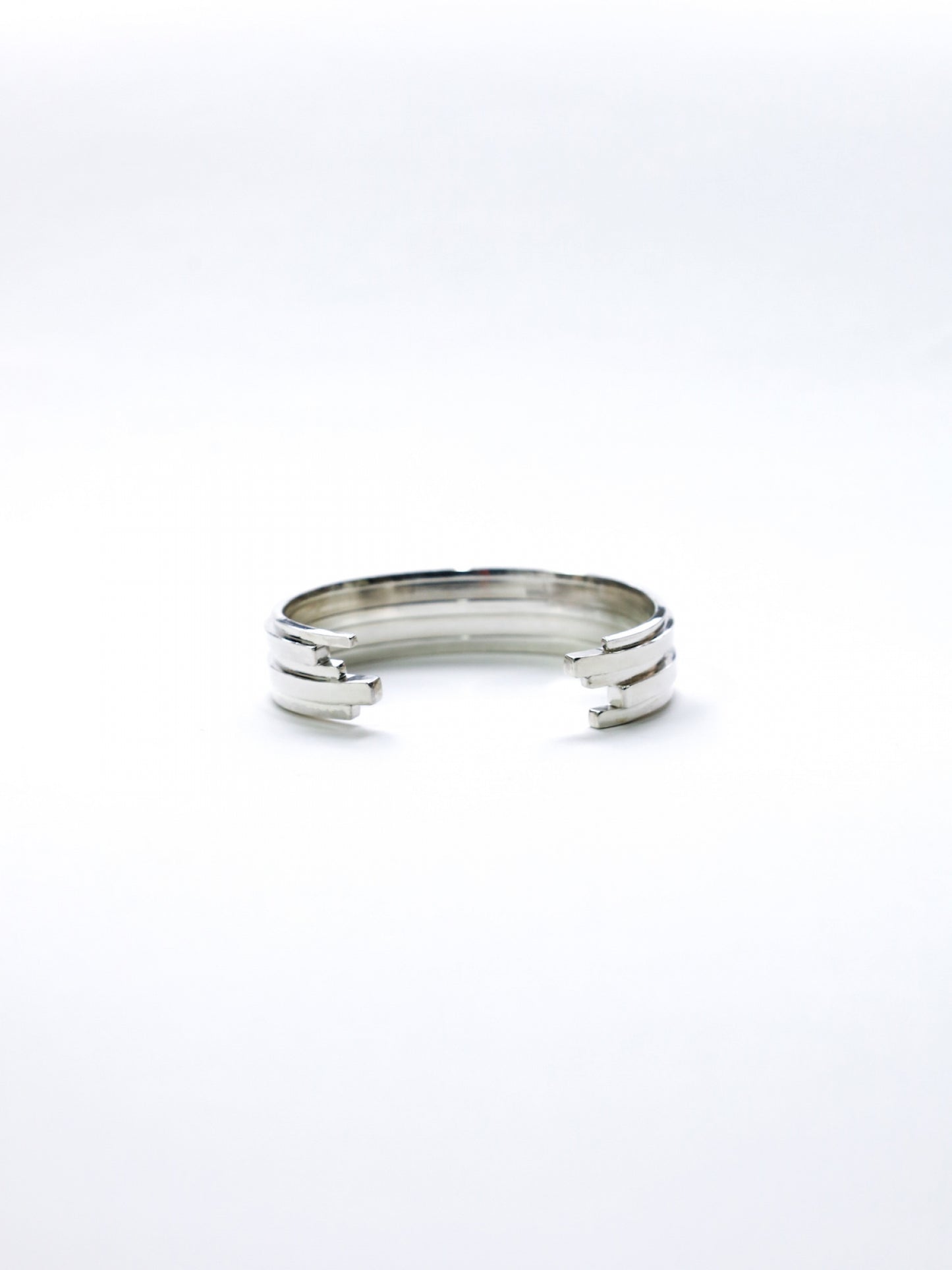 UNEVEN BARS BANGLE(Middle) / Silver × Silver