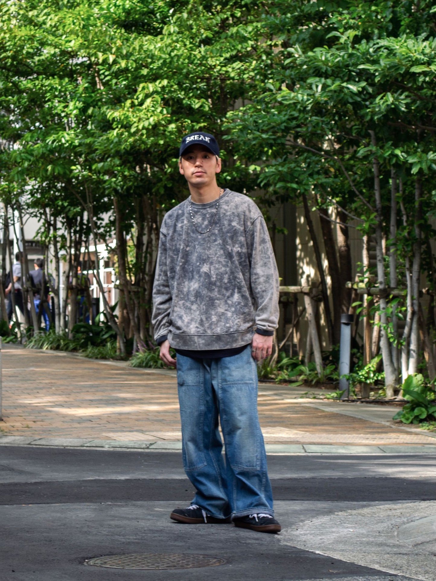 VOO-SPG-094 / SMOKY BLEACHED CREW / Black