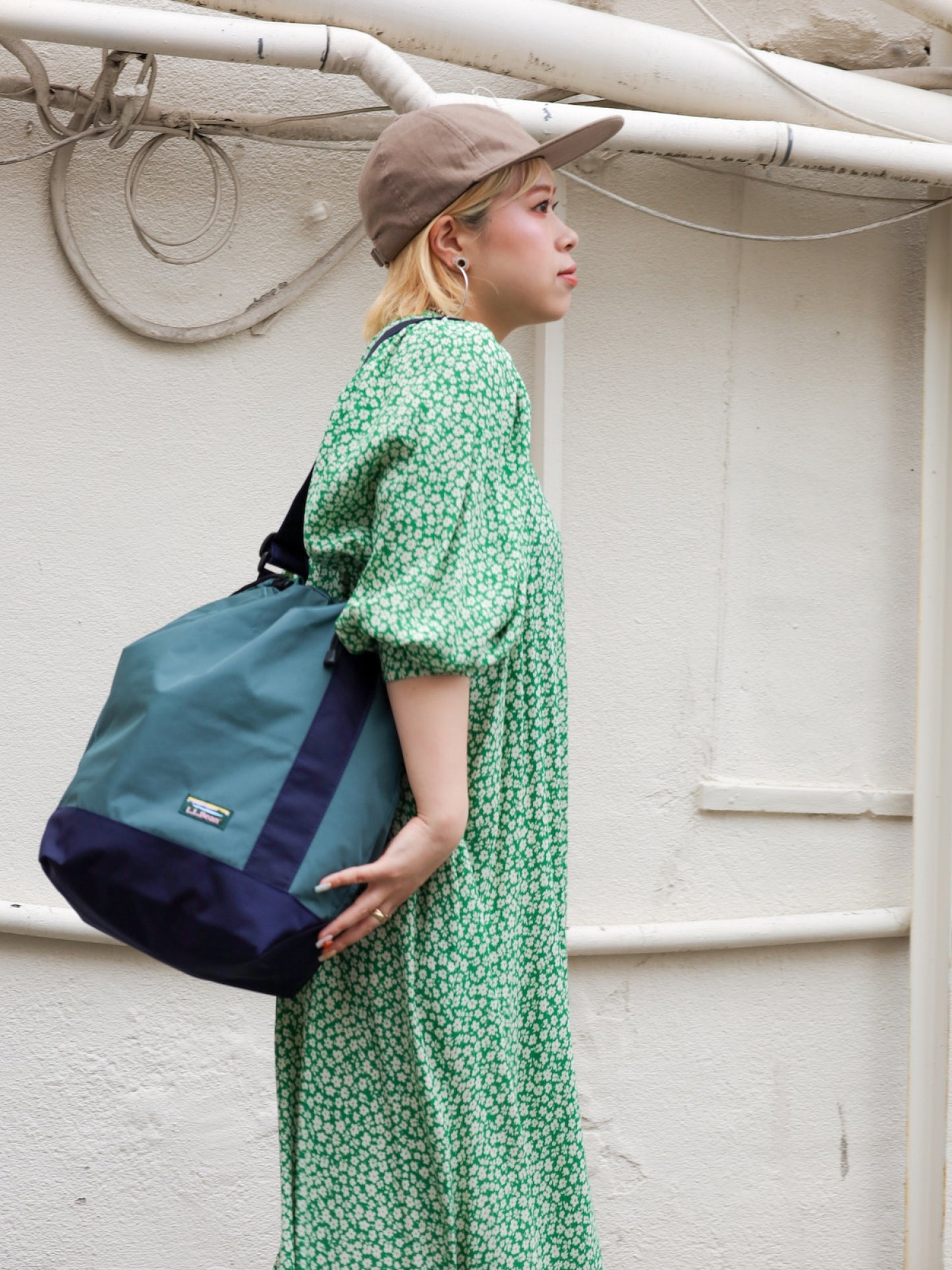 LIGHTWEIGHT CYLINDER TOTE WITH POCKET / 3colors