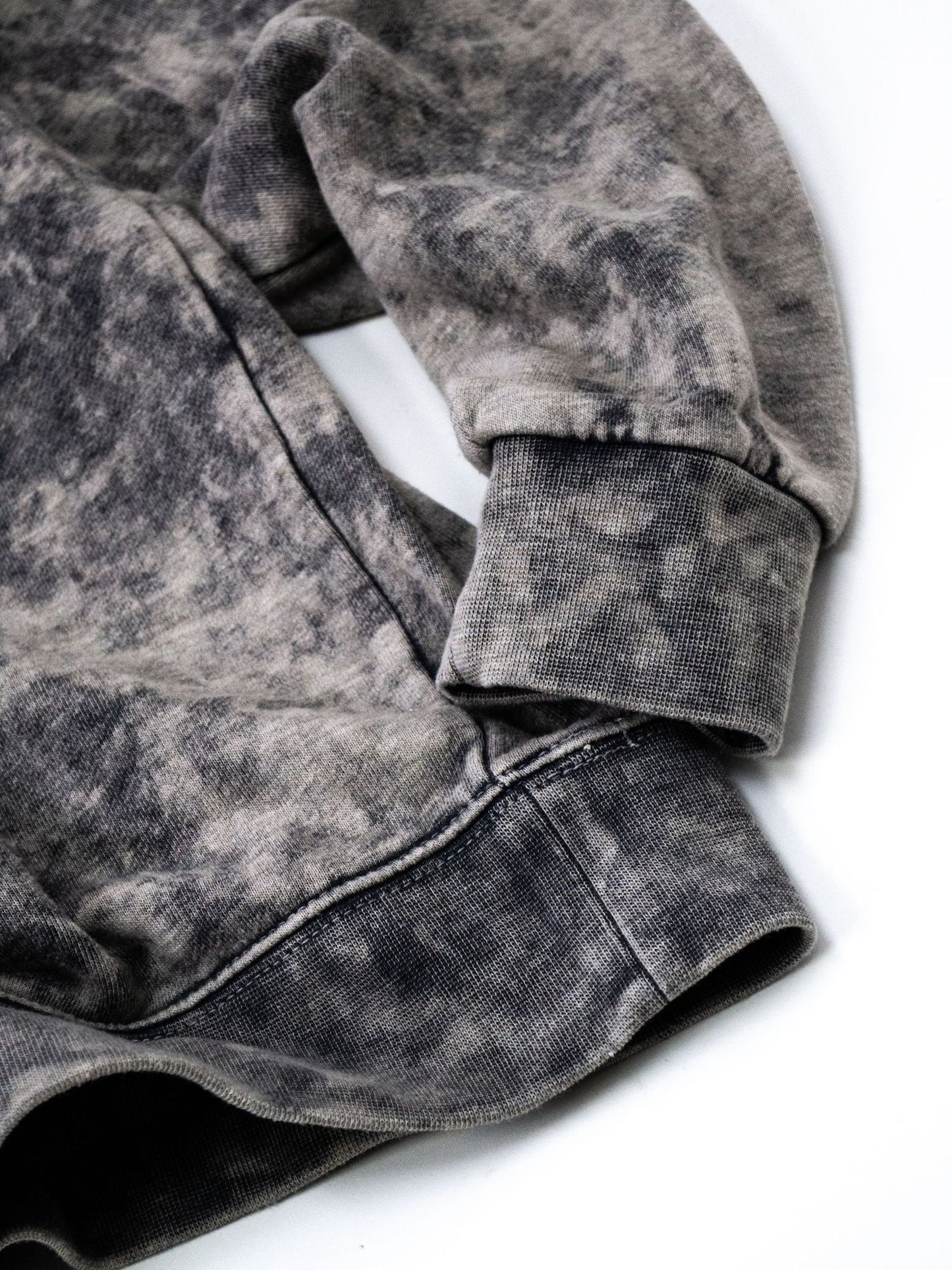 VOO-SPG-094 / SMOKY BLEACHED CREW / Black