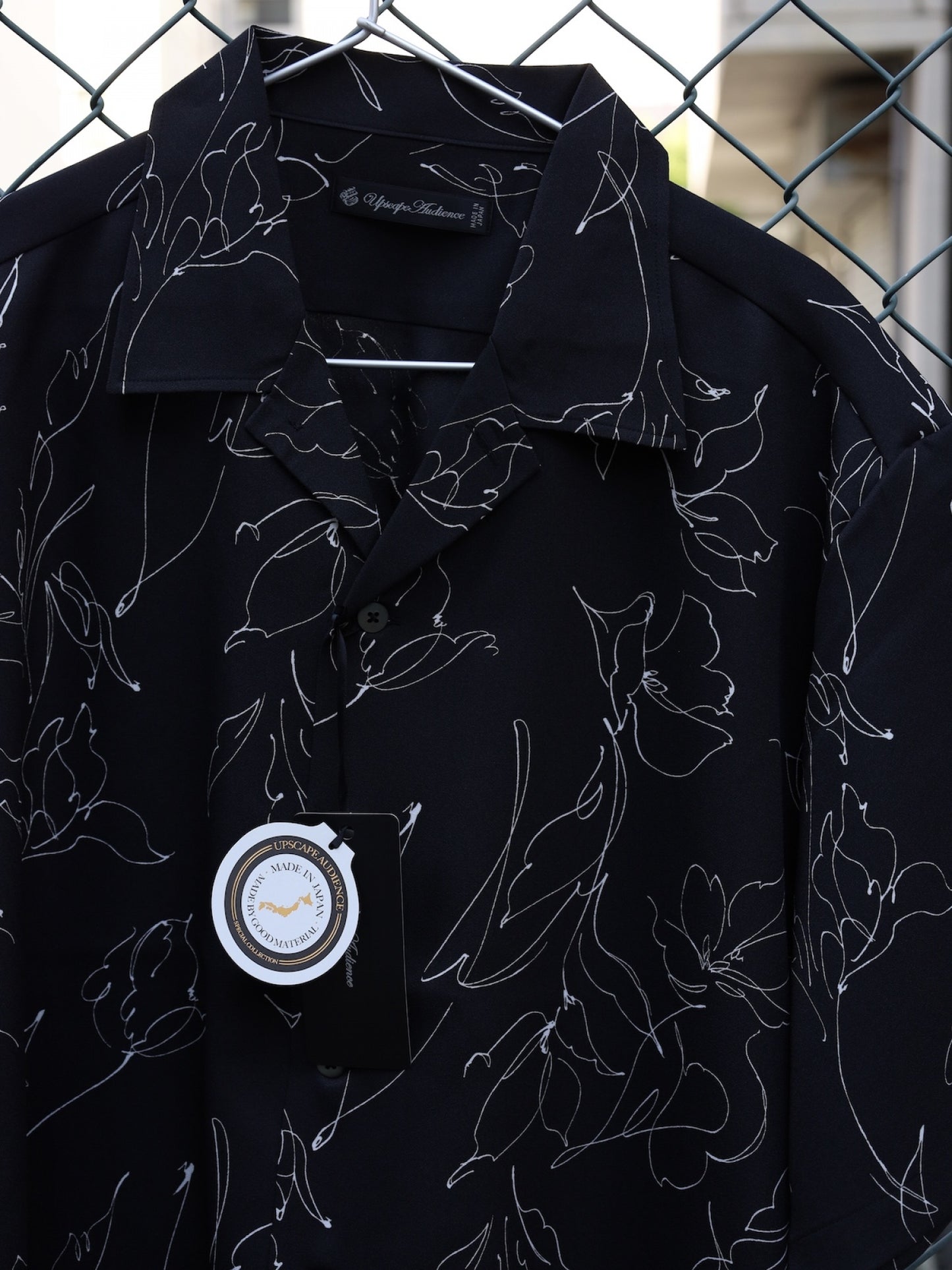 「丹後」 ライトアムンゼン(梨地) 捺染 モノトーンフラワー “マシンプリント” 開襟シャツ / Black