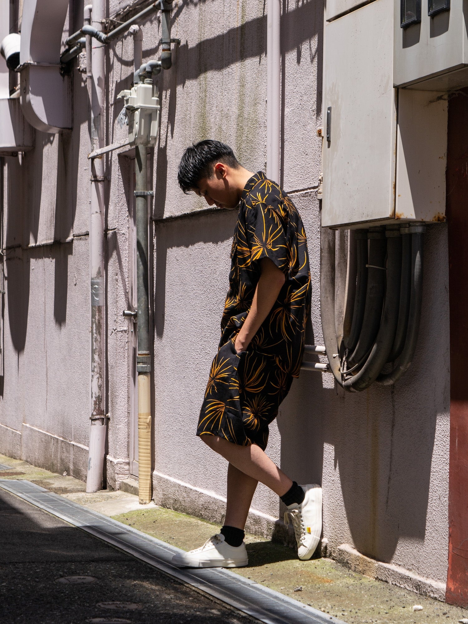 FIREWORKS ROOM EASY SHORTS / Black – FLATBUSH