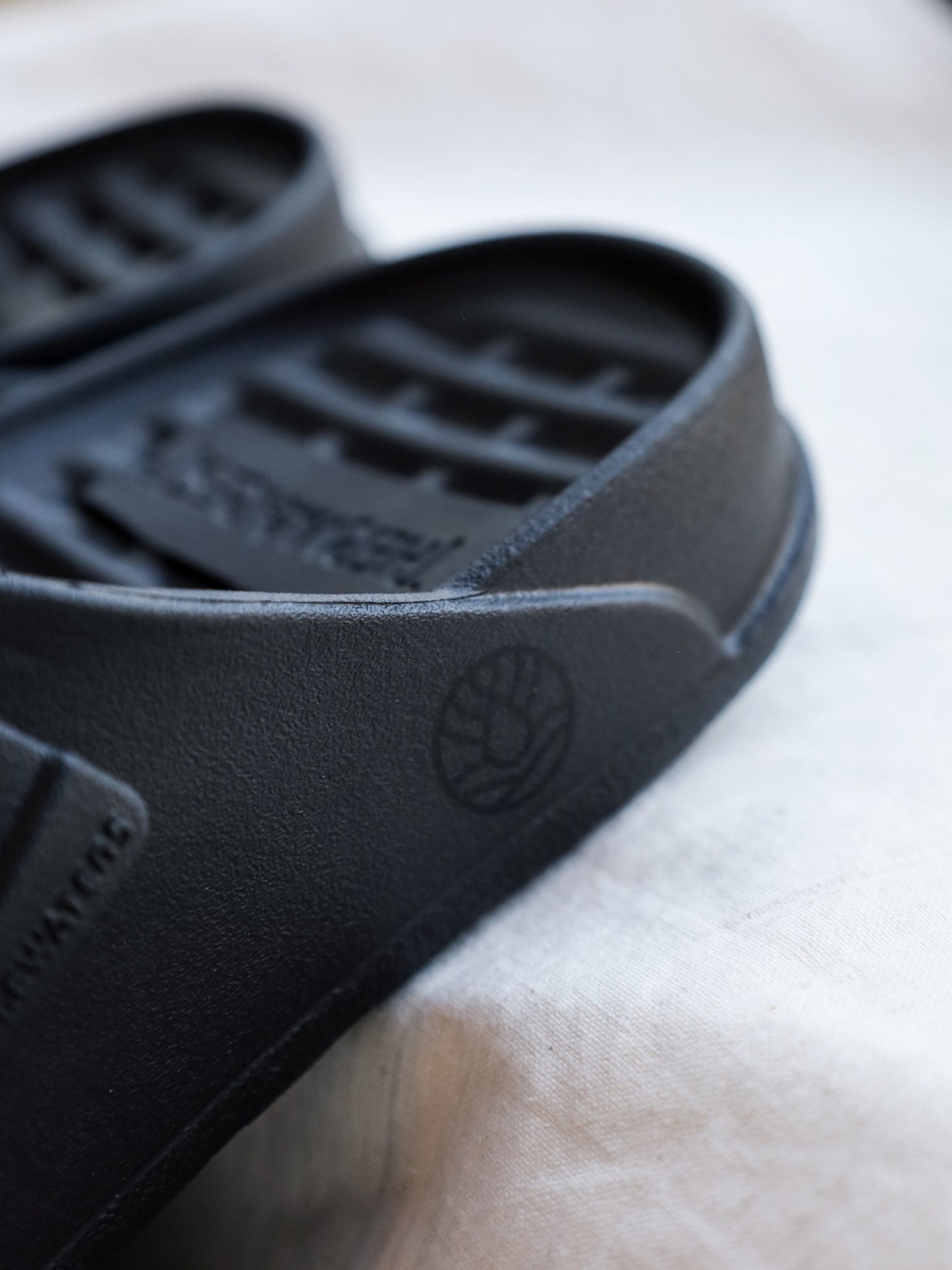 CLOUD9 EXPLORER / Black