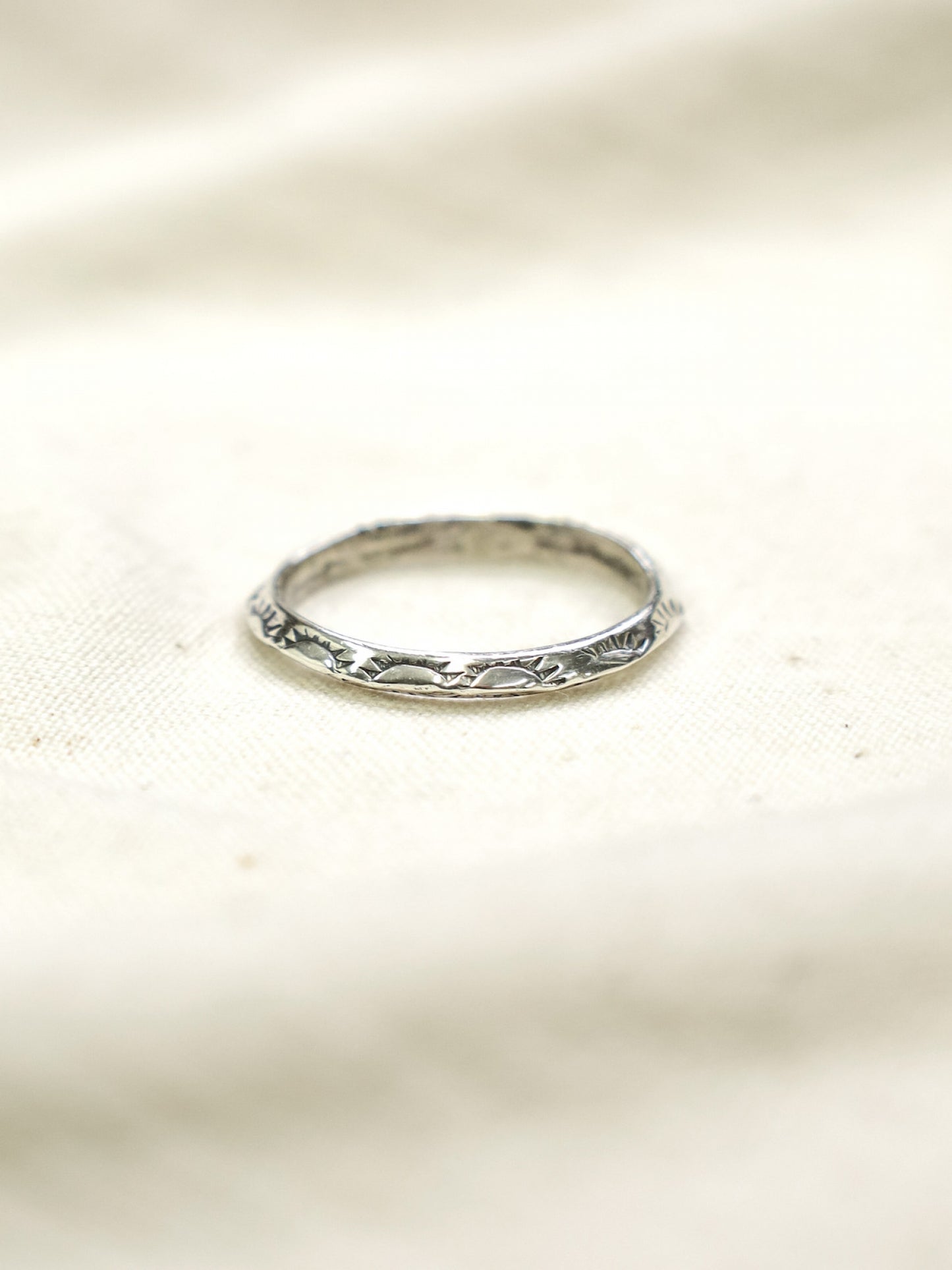 NAVAJO RING / Narrow