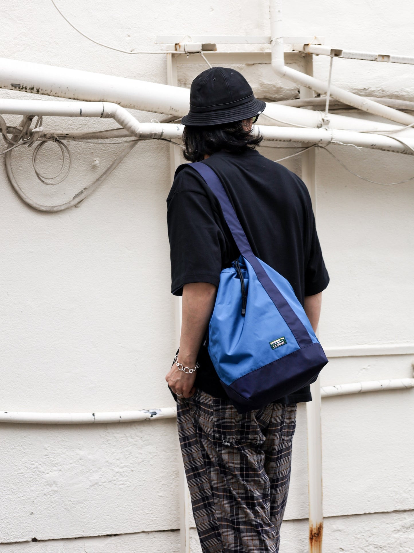 LIGHTWEIGHT CYLINDER TOTE WITH POCKET / 3colors