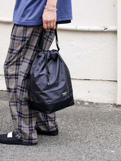 LIGHTWEIGHT CYLINDER TOTE WITH POCKET / 3colors